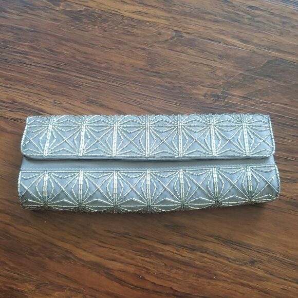 Elegant Silver Beaded Romantic Sequin Feminine Whimsical Sparkly Shoulder Bag - Picture 5 of 5